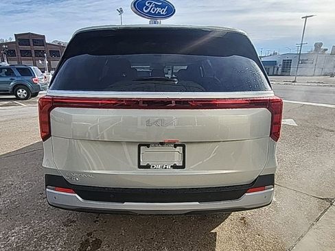 New 2026 Kia Carnival EX FWD image 6