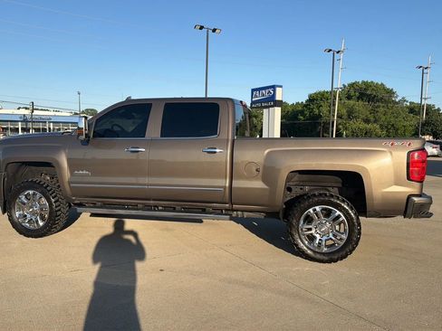 Used 2015 Chevrolet Silverado 2500 High Country w/ Duramax Plus Package AWD/4WD image 12