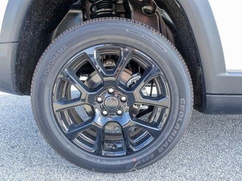 New 2026 Jeep Compass Latitude image 5