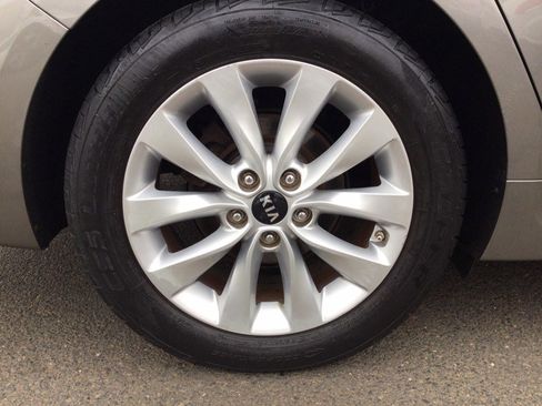 Used 2017 Kia Optima LX image 36