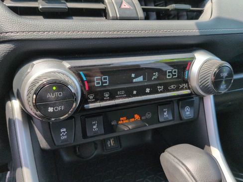 Used 2025 Toyota RAV4 XLE w/ Convenience Package AWD/4WD image 17