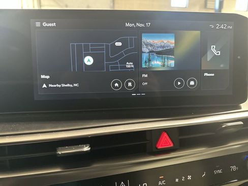 Used 2025 Kia Sorento S w/ Panoramic Sunroof Package image 12