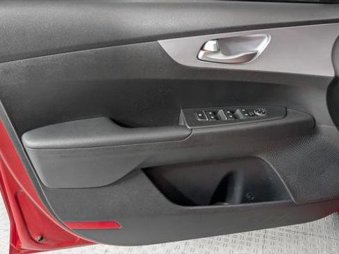Used 2024 Kia Forte LXS FWD image 13