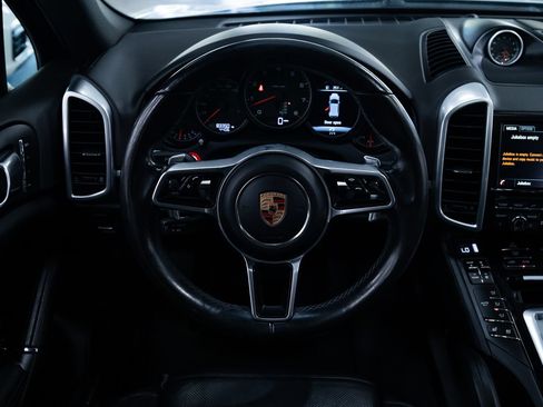 Used 2016 Porsche Cayenne AWD/4WD image 12