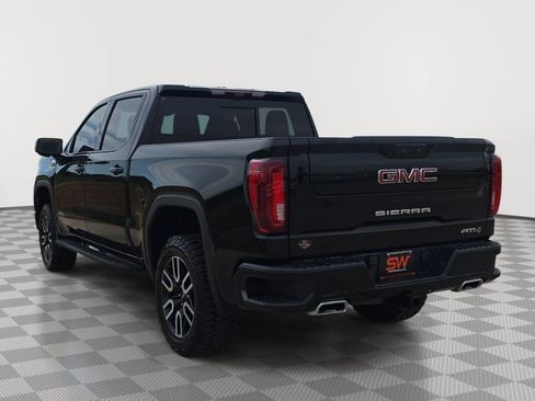 Used 2024 GMC Sierra 1500 AT4 w/ Technology Package AWD/4WD image 5