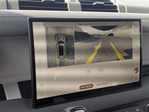 Used 2025 Land Rover Defender 130 X-Dynamic SE image 27