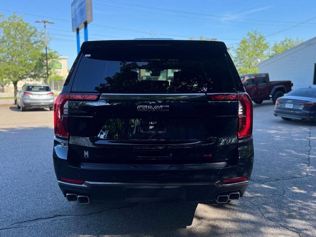 Used 2026 GMC Yukon AT4 Ultimate AWD/4WD image 5