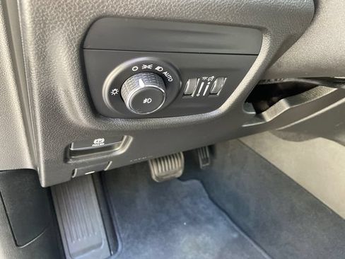 Used 2023 Jeep Grand Cherokee L Limited AWD/4WD image 28