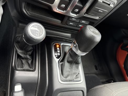 Certified 2023 Jeep Wrangler Willys image 27