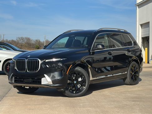 New 2026 BMW X7 xDrive40i w/ Premium Package image 2