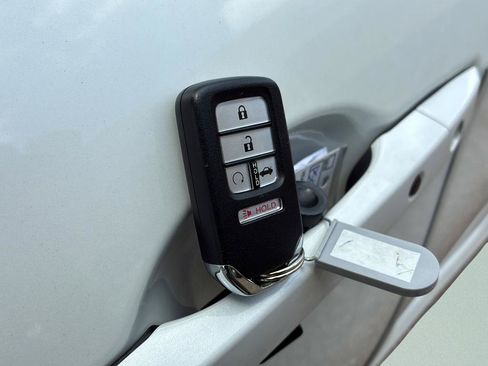 Used 2020 Honda Civic EX image 32