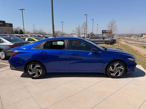 Used 2025 Hyundai Elantra Limited image 6