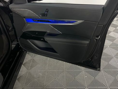 Used 2025 BMW 740i RWD image 34