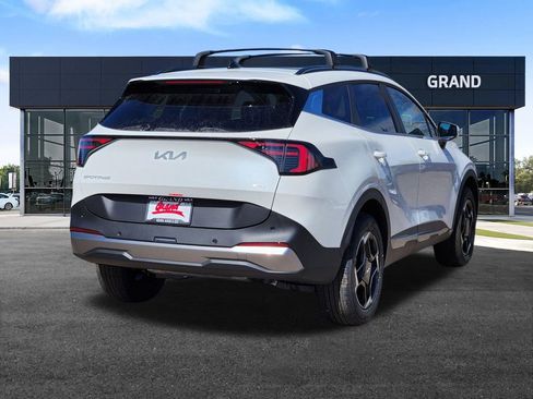 New 2026 Kia Sportage EX image 5