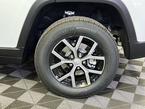 New 2025 Jeep Grand Cherokee Limited image 5