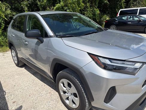 Used 2025 Toyota RAV4 LE AWD/4WD image 9