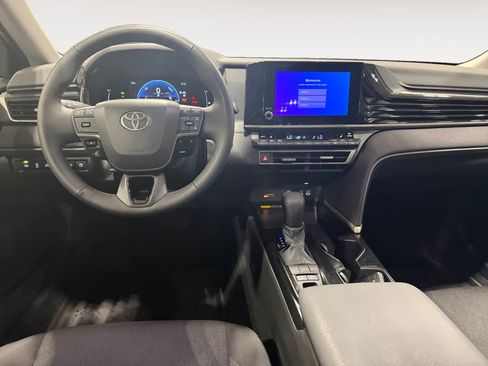 Used 2025 Toyota Camry LE w/ Convenience Package FWD image 11