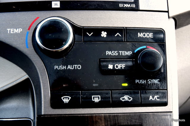 Used 2015 Toyota Venza XLE w/ XLE Premium Package FWD image 19