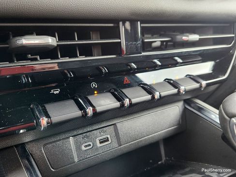 Used 2024 GMC Canyon Elevation w/ Convenience Package image 45