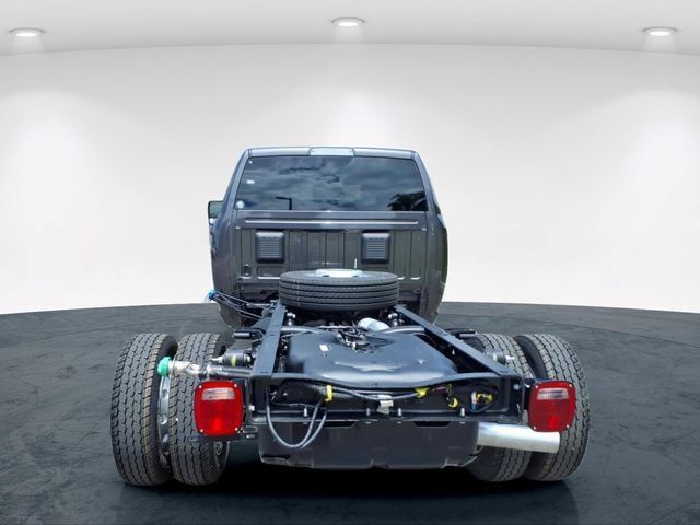 New 2026 RAM 4500 4x4 Crew Cab DRW image 8