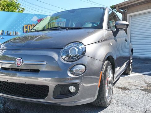 Used 2017 FIAT 500 Pop w/ Sport Appearance Package FWD image 4
