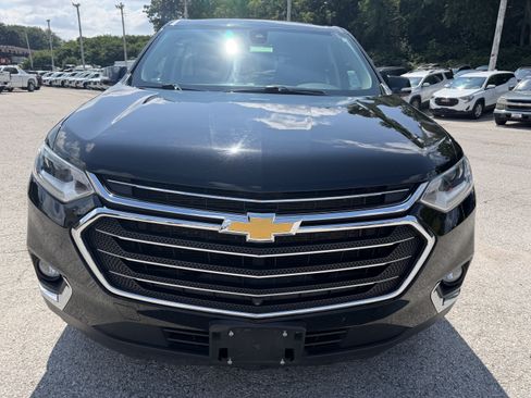 Used 2020 Chevrolet Traverse LT w/ LT Premium Package AWD/4WD image 2