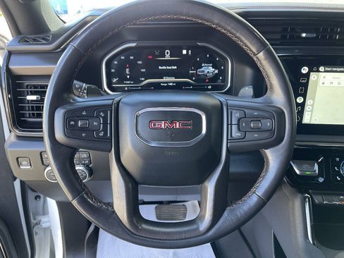 Used 2022 GMC Sierra 1500 AT4 w/ AT4 Preferred Package AWD/4WD image 8