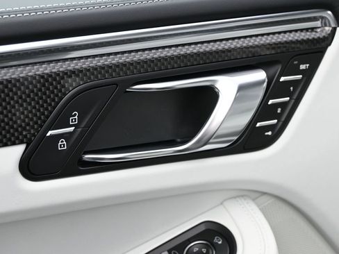 New 2026 Porsche Macan AWD/4WD image 19