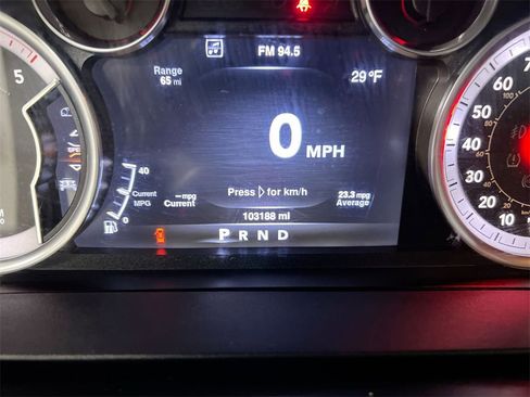 Used 2016 RAM 1500 Classic SLT w/ SLT Plus D￩cor Group image 12