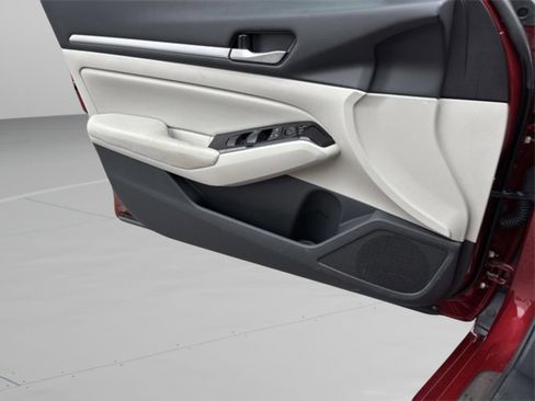 Used 2024 Nissan Altima 2.5 SL image 14