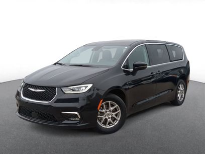 Used 2024 Chrysler Pacifica Touring-L
