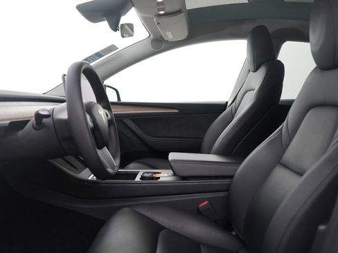 Used 2024 Tesla Model Y Long Range image 21