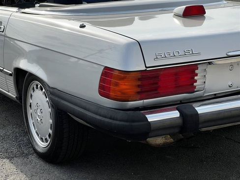 Used 1987 Mercedes-Benz 560 SL image 6