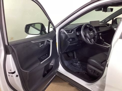 Used 2024 Toyota RAV4 XSE w/ Advanced Technology Package AWD/4WD image 9