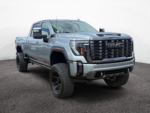 Used 2024 GMC Sierra 2500 Denali Ultimate AWD/4WD image 7