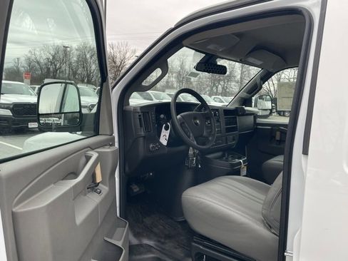 New 2025 Chevrolet Express 2500 Work Van w/ Driver Convenience Package image 18