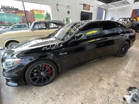 Used 2015 Mercedes-Benz S 63 AMG 4MATIC Sedan image 27