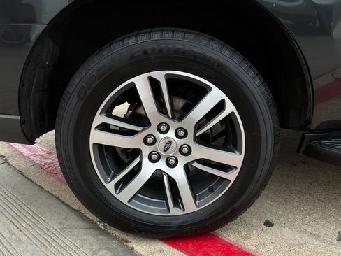 Used 2024 Ford Expedition Limited AWD/4WD image 9