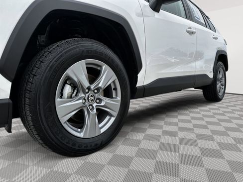 Used 2025 Toyota RAV4 XLE AWD/4WD image 6