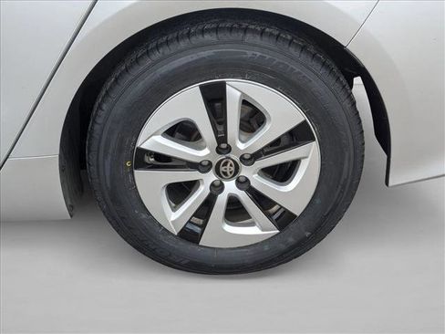 Used 2017 Toyota Prius Prime Plus image 23