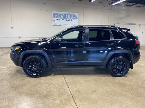 Used 2021 Jeep Cherokee Trailhawk w/ Trailer Tow Group image 16