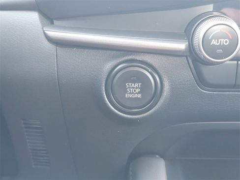 Used 2025 MAZDA MAZDA3 s image 28