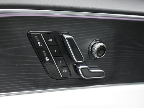 Used 2024 Cadillac Lyriq Luxury RWD image 13