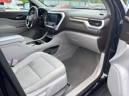 Used 2021 GMC Acadia SLE image 8