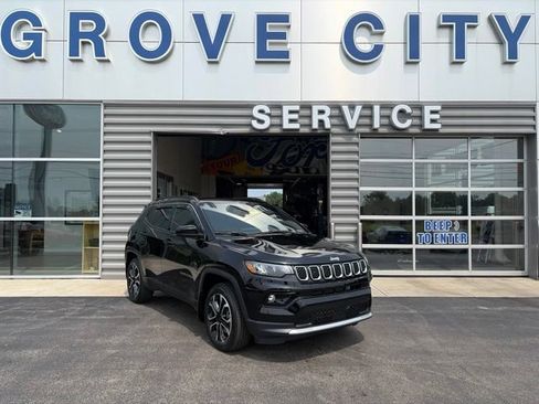Used 2023 Jeep Compass Limited w/ Sun and Sound Group AWD/4WD image 1