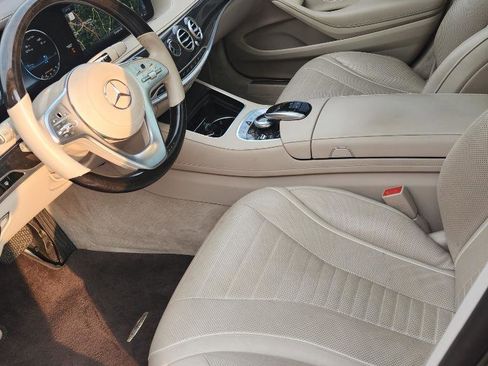 Used 2019 Mercedes-Benz S 560 4MATIC Sedan w/ Premium Package image 38