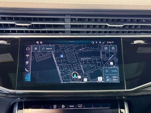 Used 2025 Audi Q7 3.0T Premium Plus image 13