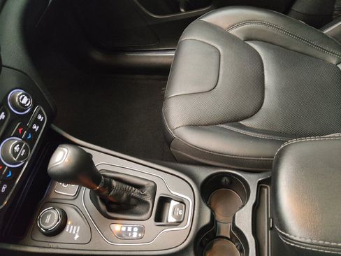 Used 2019 Jeep Cherokee High Altitude AWD/4WD image 26