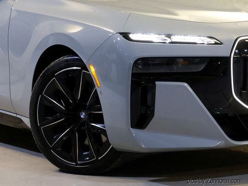 Certified 2024 BMW 760i xDrive w/ Premium Package 2 image 3