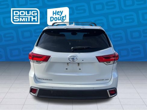 Used 2018 Toyota Highlander Limited AWD/4WD image 4